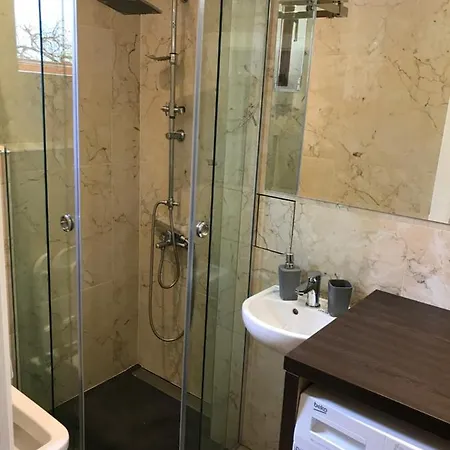 Top Center Luxury Sofia